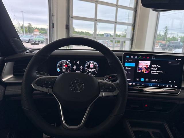 2026 Volkswagen Tiguan SE R-Line Black