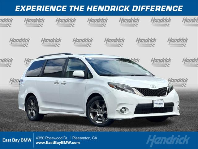 2015 Toyota Sienna SE Premium 8 Passenger for sale in Daleville, IN