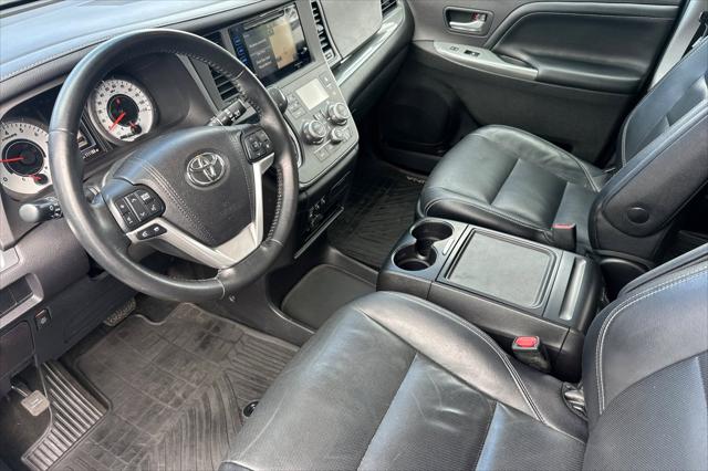2015 Toyota Sienna SE Premium 8 Passenger