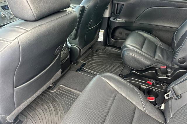 2015 Toyota Sienna SE Premium 8 Passenger