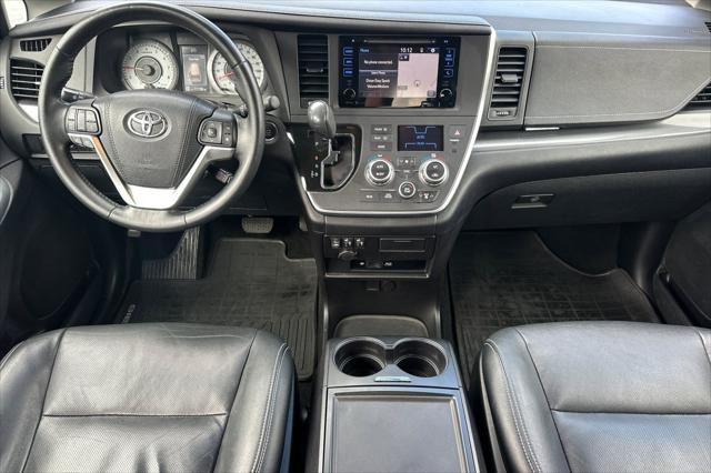 2015 Toyota Sienna SE Premium 8 Passenger