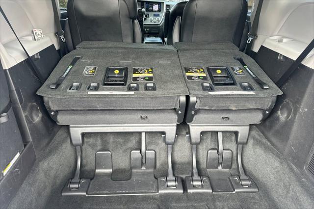 2015 Toyota Sienna SE Premium 8 Passenger