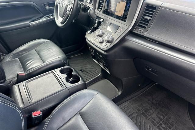 2015 Toyota Sienna SE Premium 8 Passenger
