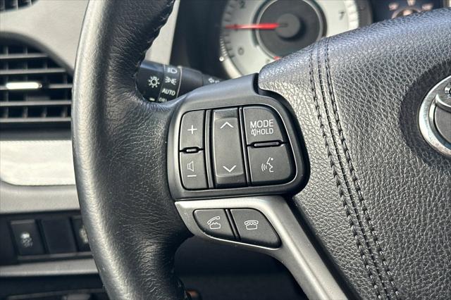 2015 Toyota Sienna SE Premium 8 Passenger