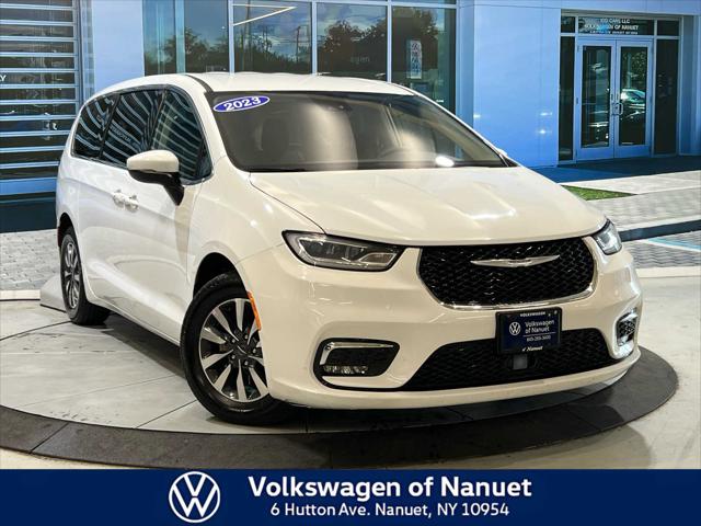 2023 Chrysler Pacifica Hybrid Touring L for sale in Nanuet, NY