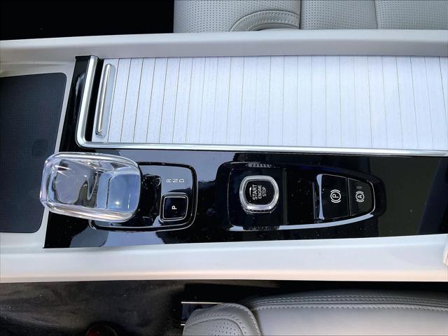 2026 Volvo XC60 Plug-In Hybrid Ultra, T8 AWD Electric/Gasoline, Dark