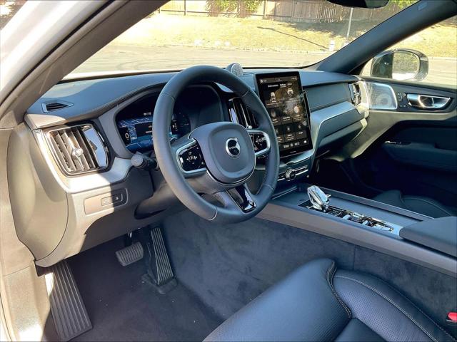 2026 Volvo XC60 Plug-In Hybrid Black Edition Ultra, T8 AWD Electric/Gasoline, Dark