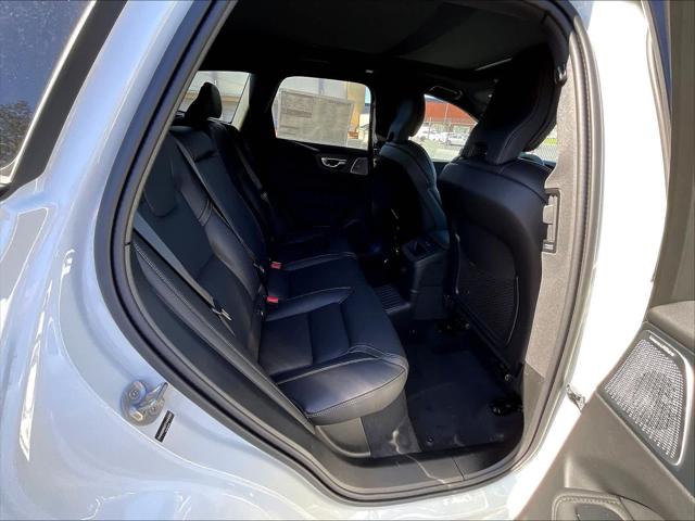 2026 Volvo XC60 Plug-In Hybrid Black Edition Ultra, T8 AWD Electric/Gasoline, Dark