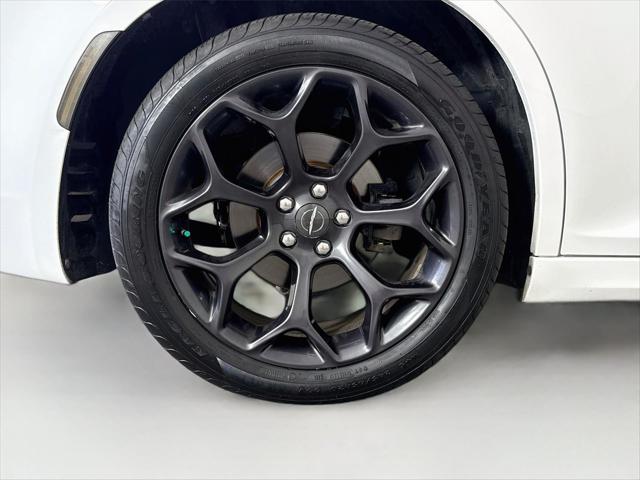 2019 Chrysler 300 300S