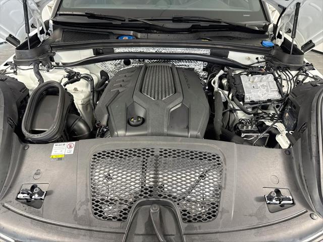 2023 Porsche Macan T