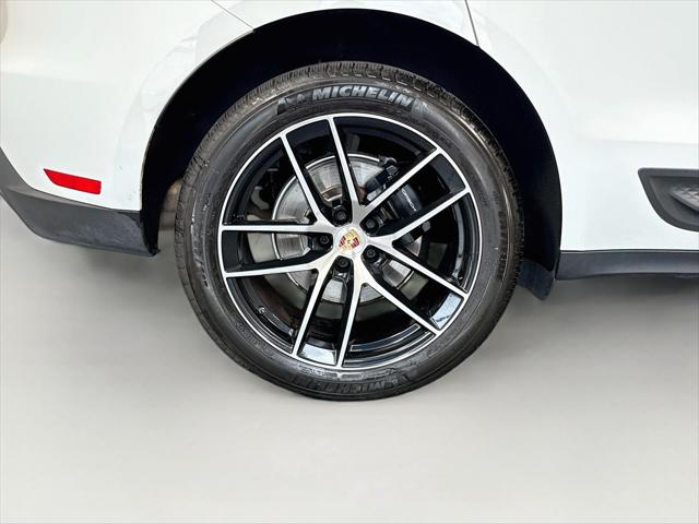 2023 Porsche Macan T