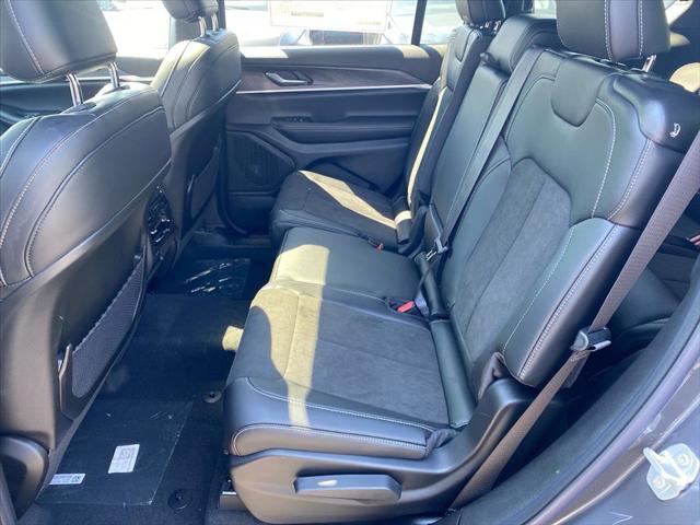 2026 Jeep Grand Cherokee L Altitude 4x4