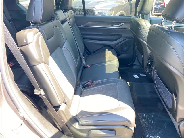 2026 Jeep Grand Cherokee L Altitude 4x4