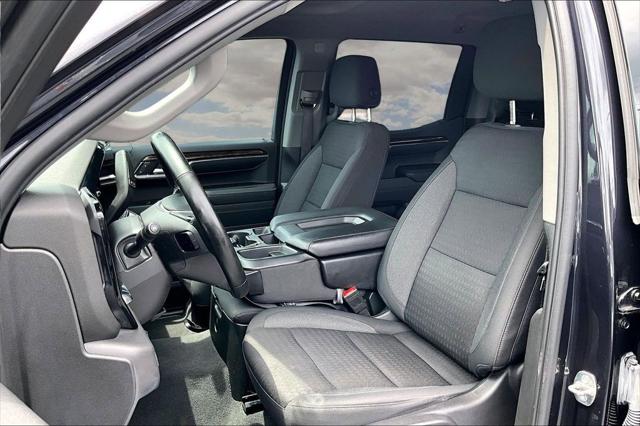 2024 GMC Sierra 1500 4WD Crew Cab Short Box Elevation with 3VL