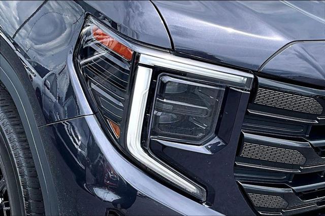 2024 GMC Sierra 1500 4WD Crew Cab Short Box Elevation with 3VL