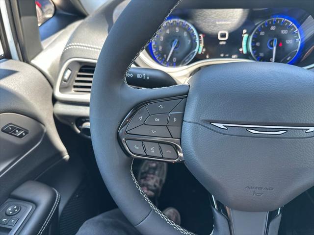 2027 Chrysler Pacifica Limited
