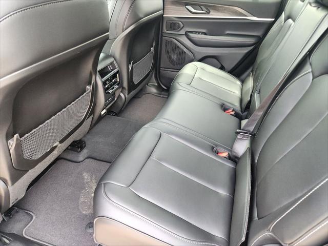 2026 Jeep Grand Cherokee Limited 4x2