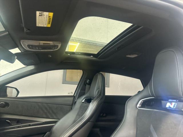 2022 Hyundai Elantra Base