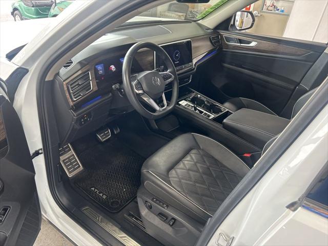 2025 Volkswagen Atlas 2.0T SEL Premium R-Line