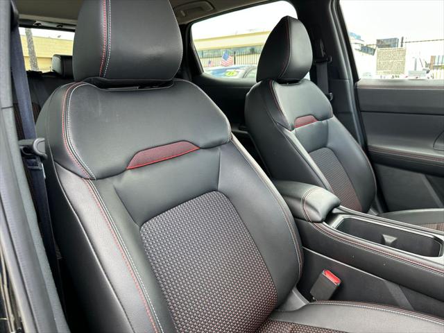2025 Nissan Kicks SR FWD
