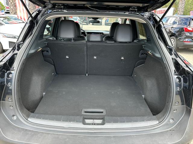 2025 Nissan Kicks SR FWD
