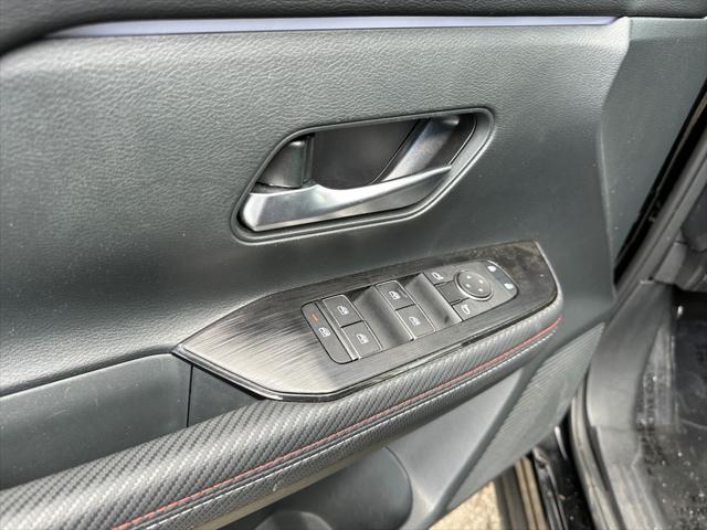 2025 Nissan Kicks SR FWD