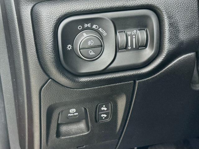 2019 Ram 1500 Laramie Crew Cab 4x4 5'7" Box