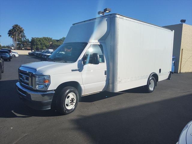 2022 Ford E-350 Cutaway Base