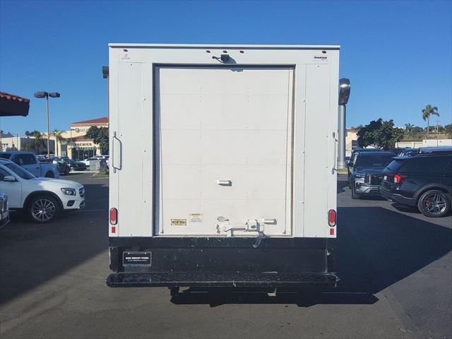 2022 Ford E-350 Cutaway Base