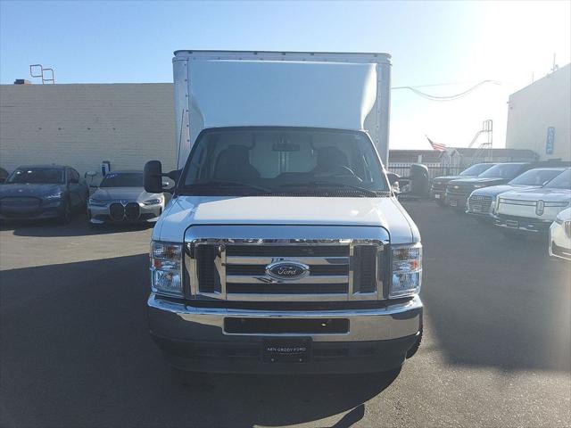 2022 Ford E-350 Cutaway Base