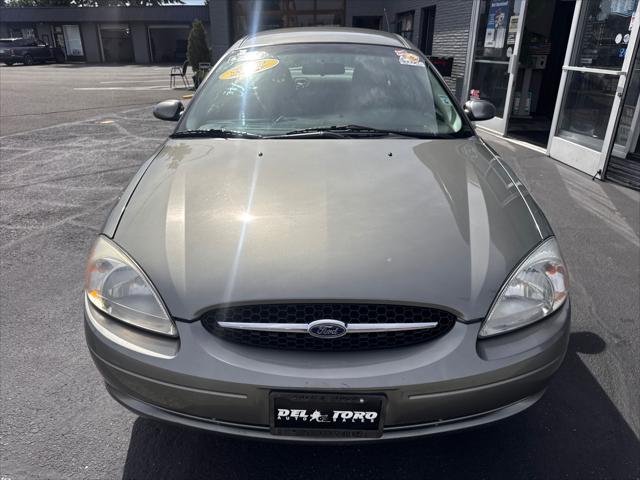 2001 Ford Taurus SE