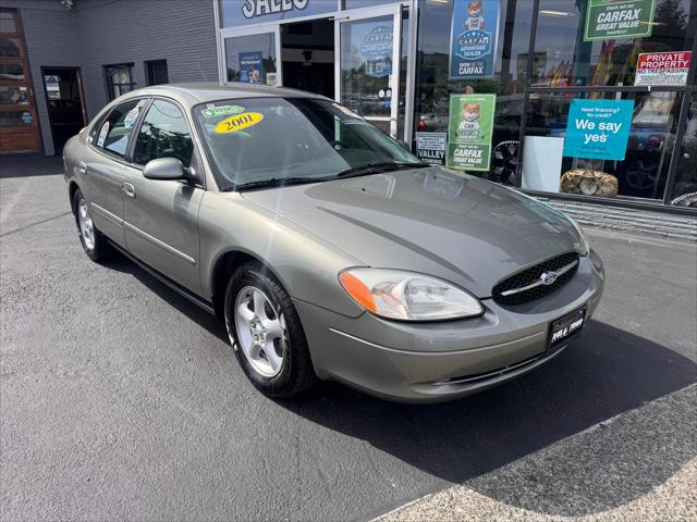 2001 Ford Taurus SE