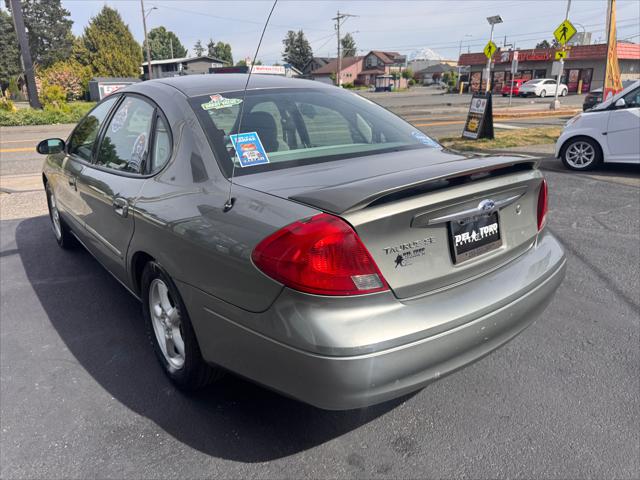 2001 Ford Taurus SE