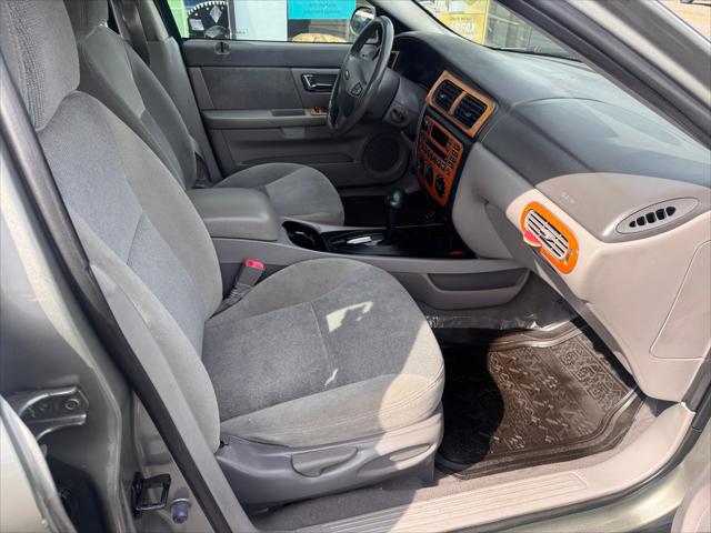 2001 Ford Taurus SE