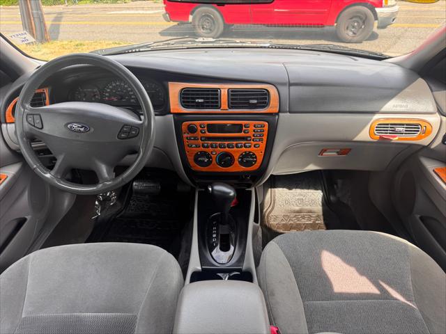 2001 Ford Taurus SE