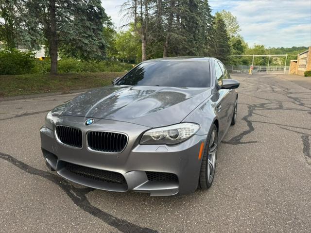 2013 BMW M5 4dr Sdn