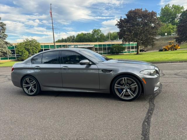 2013 BMW M5 4dr Sdn