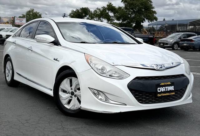2013 Hyundai Sonata Hybrid Limited 4dr Sedan