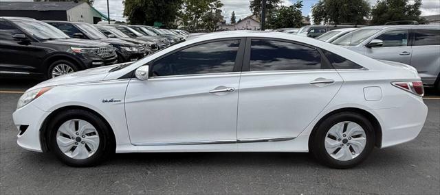 2013 Hyundai Sonata Hybrid Limited 4dr Sedan