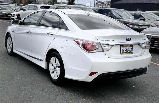 2013 Hyundai Sonata Hybrid Limited 4dr Sedan