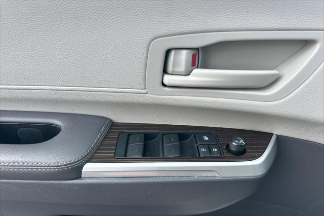 2022 Toyota Sienna LE