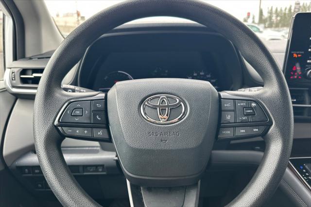 2022 Toyota Sienna LE