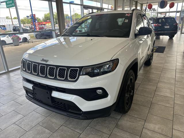 Used 2023 Jeep Compass Latitude 4x4 For Sale in Toledo, OH
