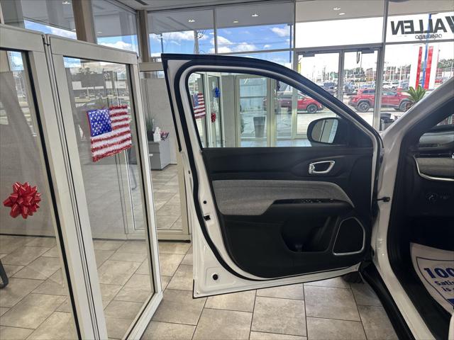 Used 2023 Jeep Compass Latitude 4x4 For Sale in Toledo, OH