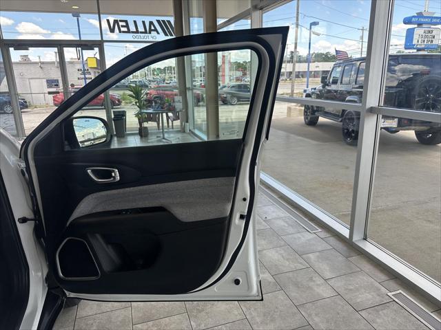 Used 2023 Jeep Compass Latitude 4x4 For Sale in Toledo, OH