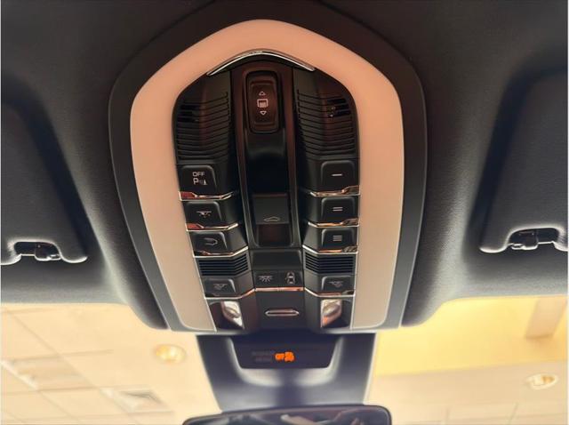 2019 Porsche Macan Sport Utility 4D