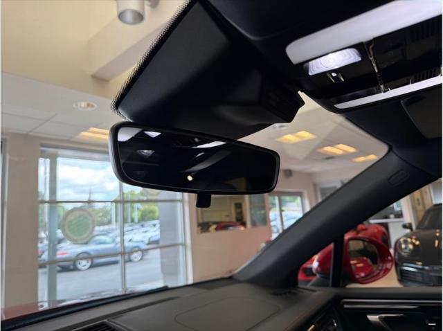 2019 Porsche Macan Sport Utility 4D