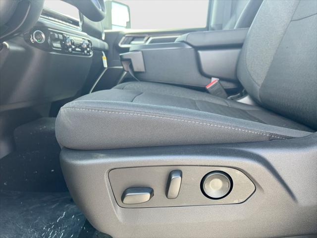 2026 GMC Sierra 2500HD Crew Cab, Standard Bed, SLE, 4WD