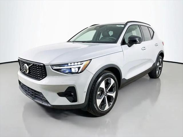 2026 Volvo XC40 Plus, B5 AWD Gas (mild hybrid), Dark for sale in Dublin, OH