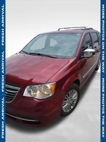 2015 Chrysler Town & Country Touring-L for sale in Cedar Rapids, IA